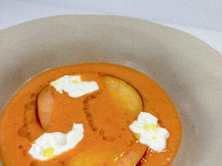 GAZPACHO DE NECTARINAS ASADAS